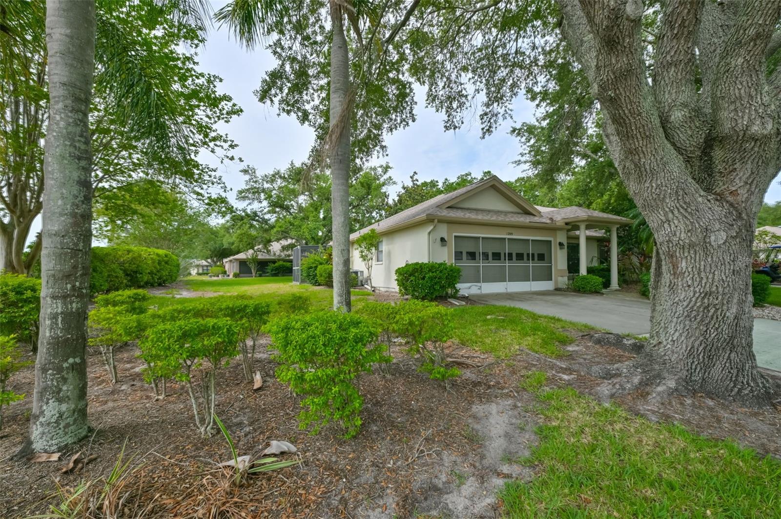 LANCASTER IV CONDO PH - Residential