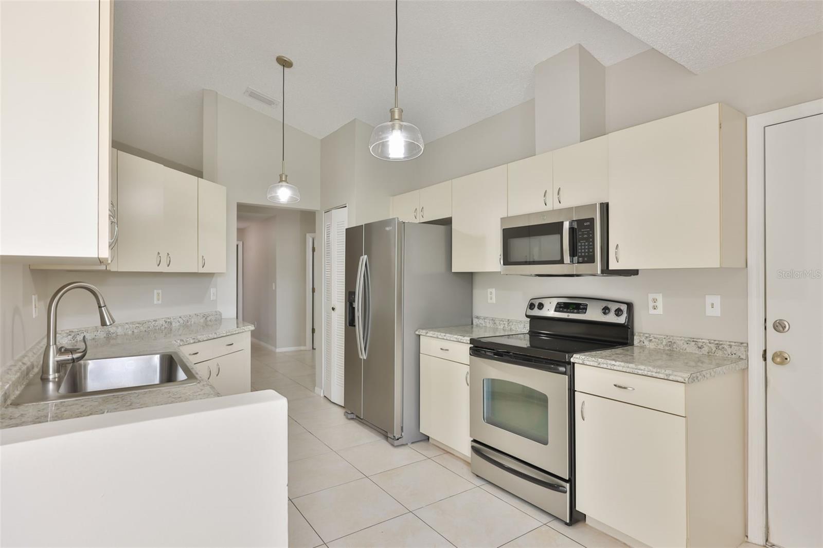 LANCASTER IV CONDO PH - Residential