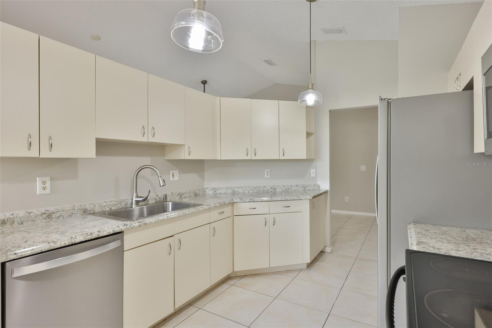 LANCASTER IV CONDO PH - Residential