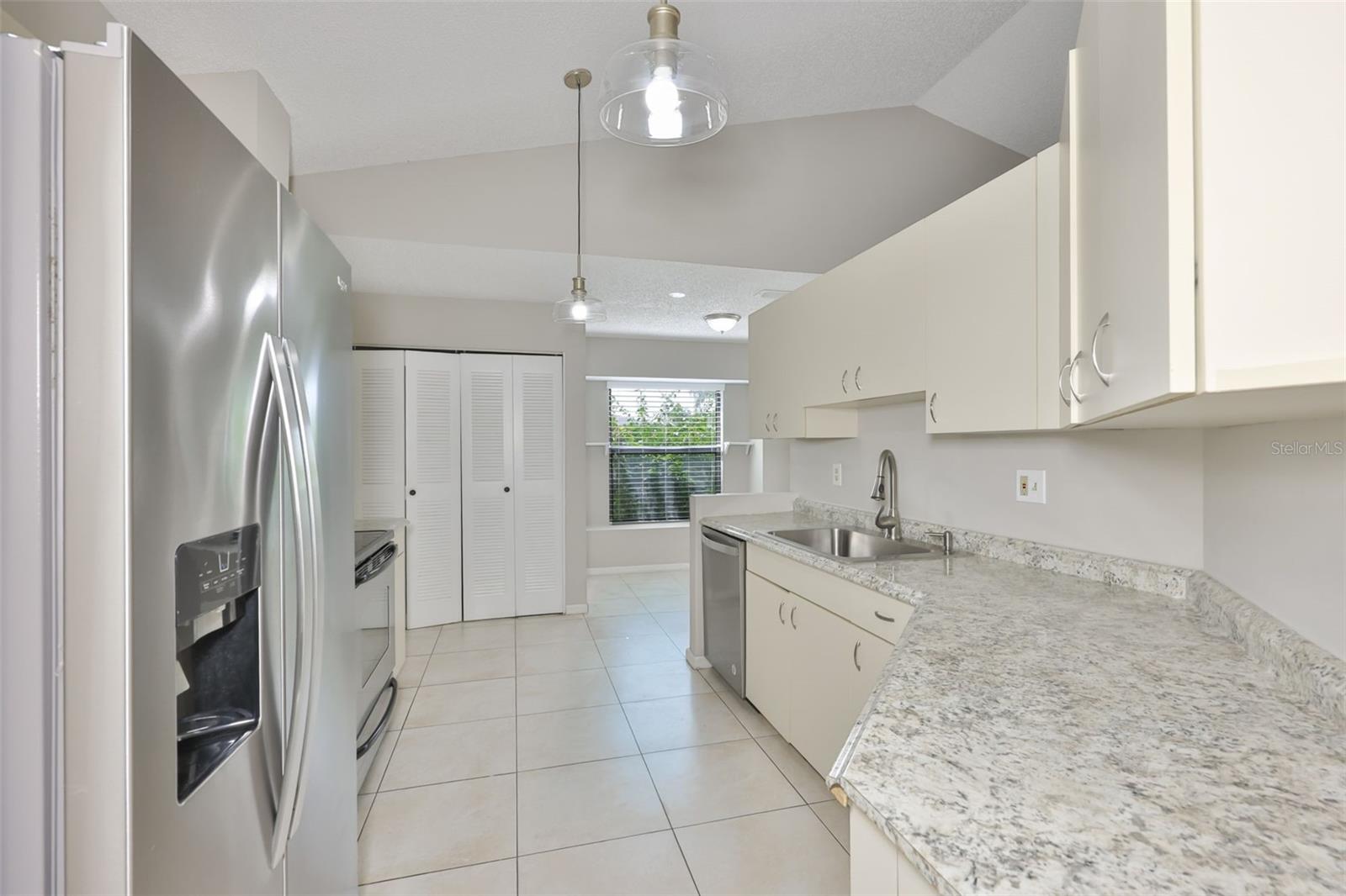 LANCASTER IV CONDO PH - Residential