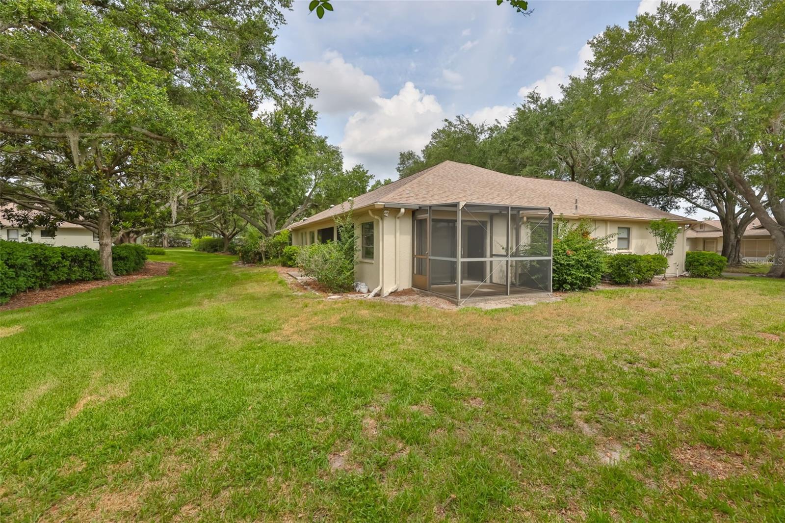 LANCASTER IV CONDO PH - Residential