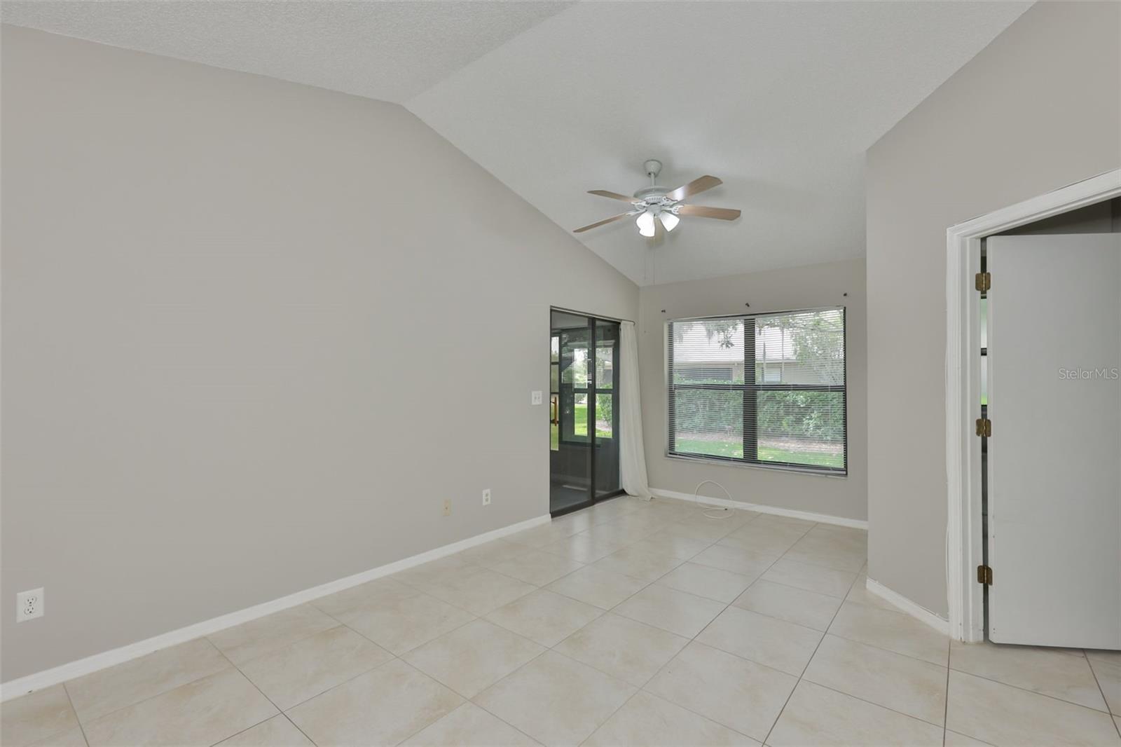 LANCASTER IV CONDO PH - Residential