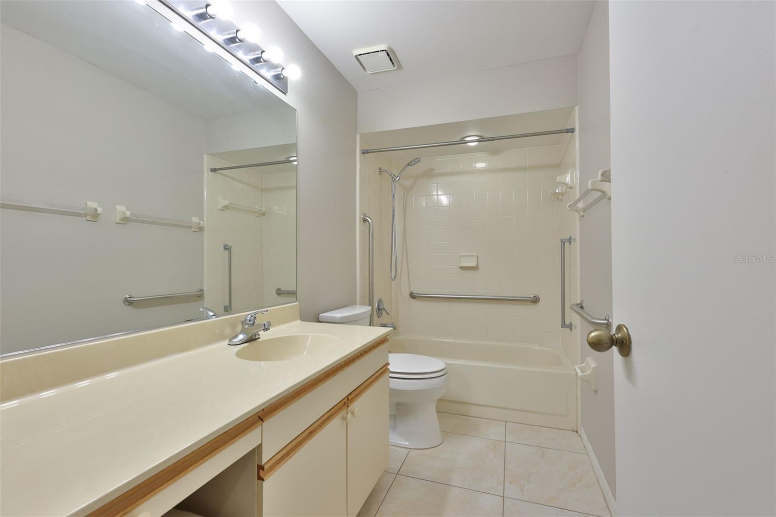LANCASTER IV CONDO PH - Residential