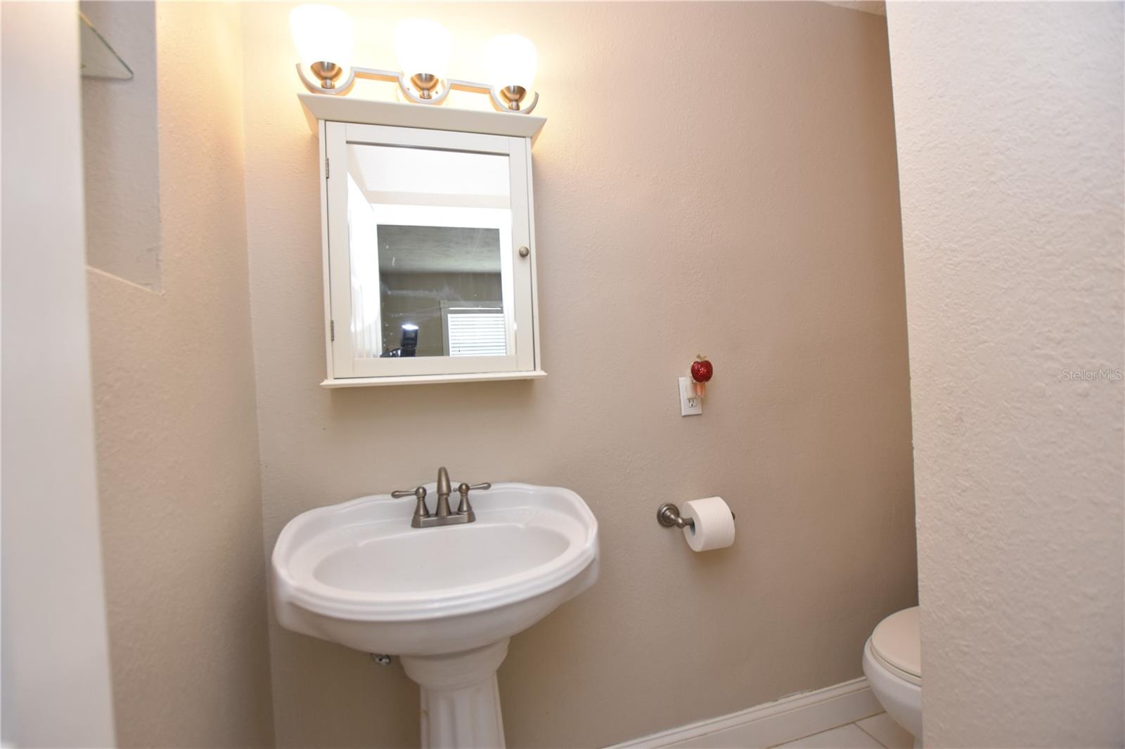 GLENDALE MANOR - Residential Lease