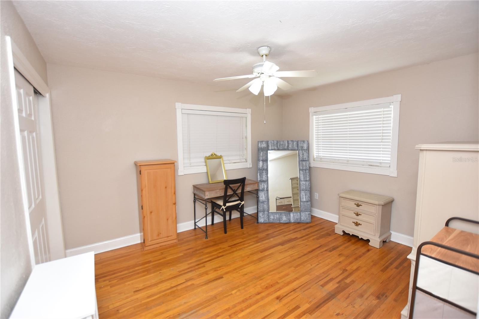 GLENDALE MANOR - Residential Lease