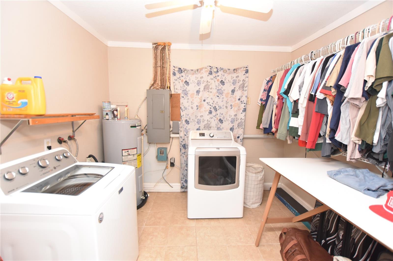GLENDALE MANOR - Residential Lease
