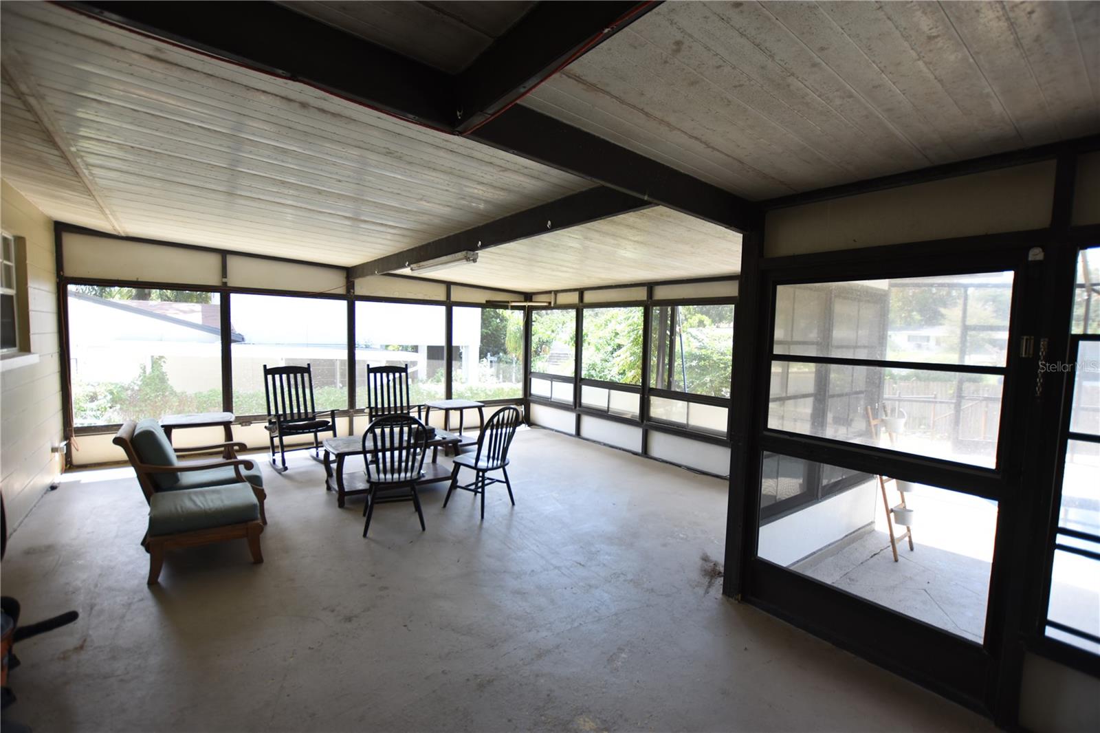 GLENDALE MANOR - Residential Lease