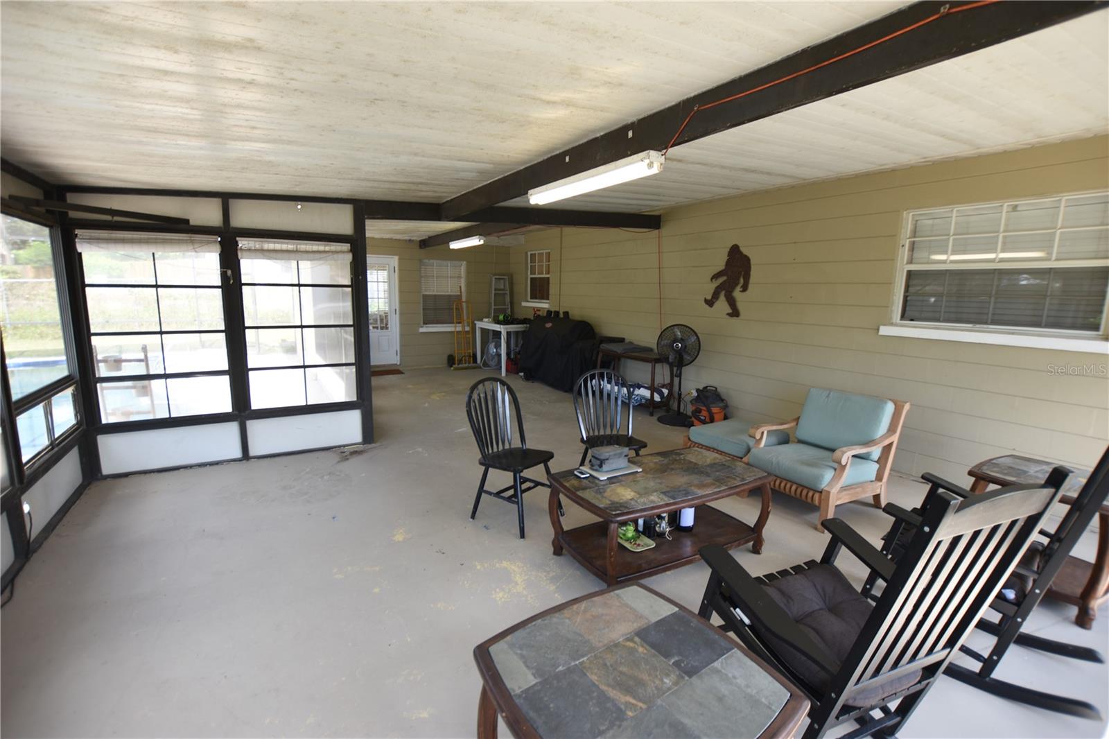 GLENDALE MANOR - Residential Lease