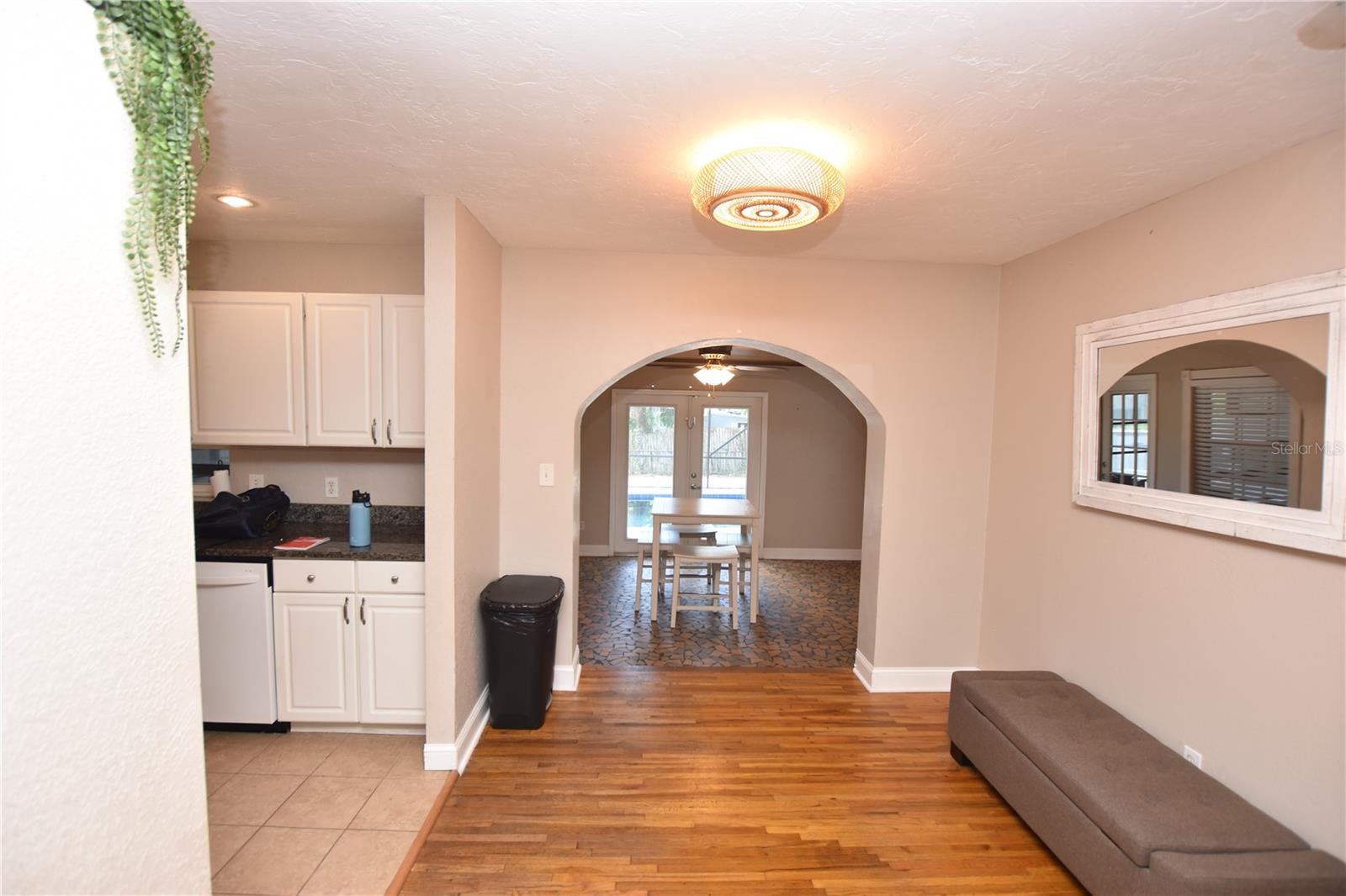 GLENDALE MANOR - Residential Lease