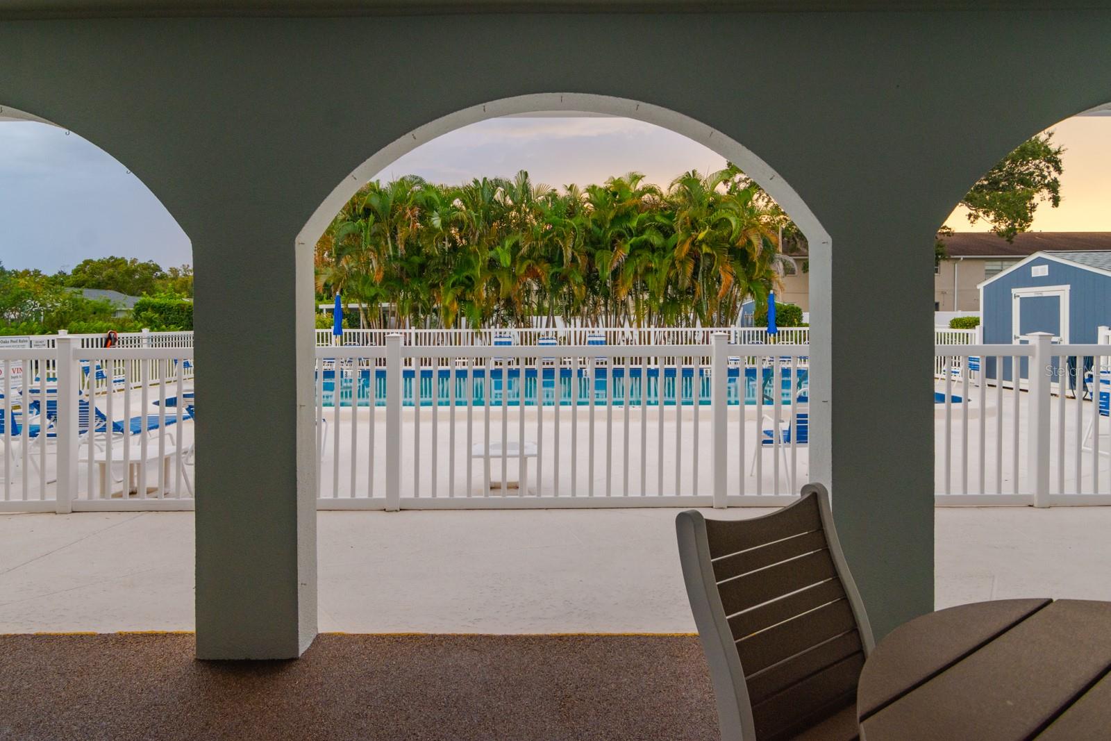 TWIN OAKS APTS - Residential