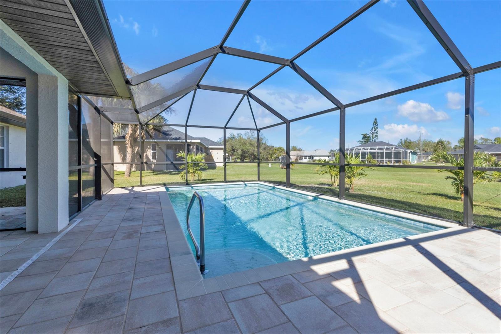 182 SANTAREM CIRCLE