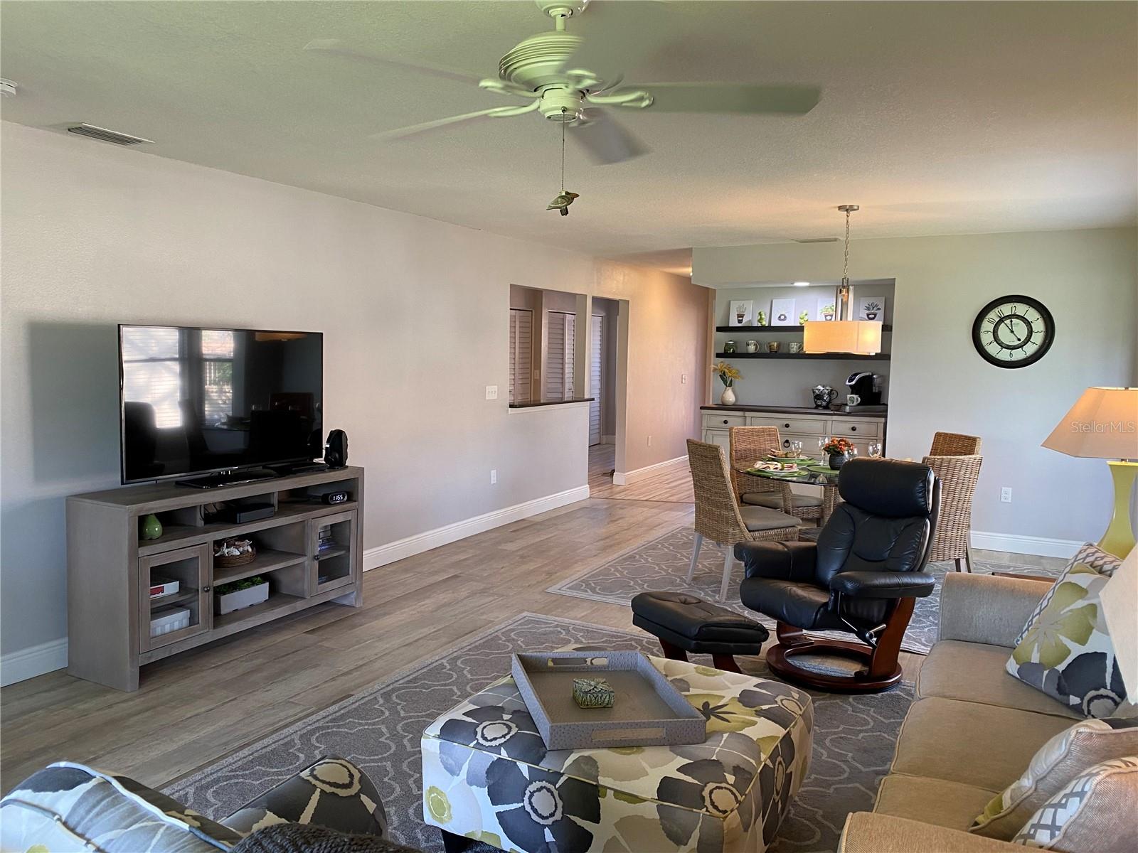 AVISTA OF PALM-AIRE SEC 1 - Residential Lease
