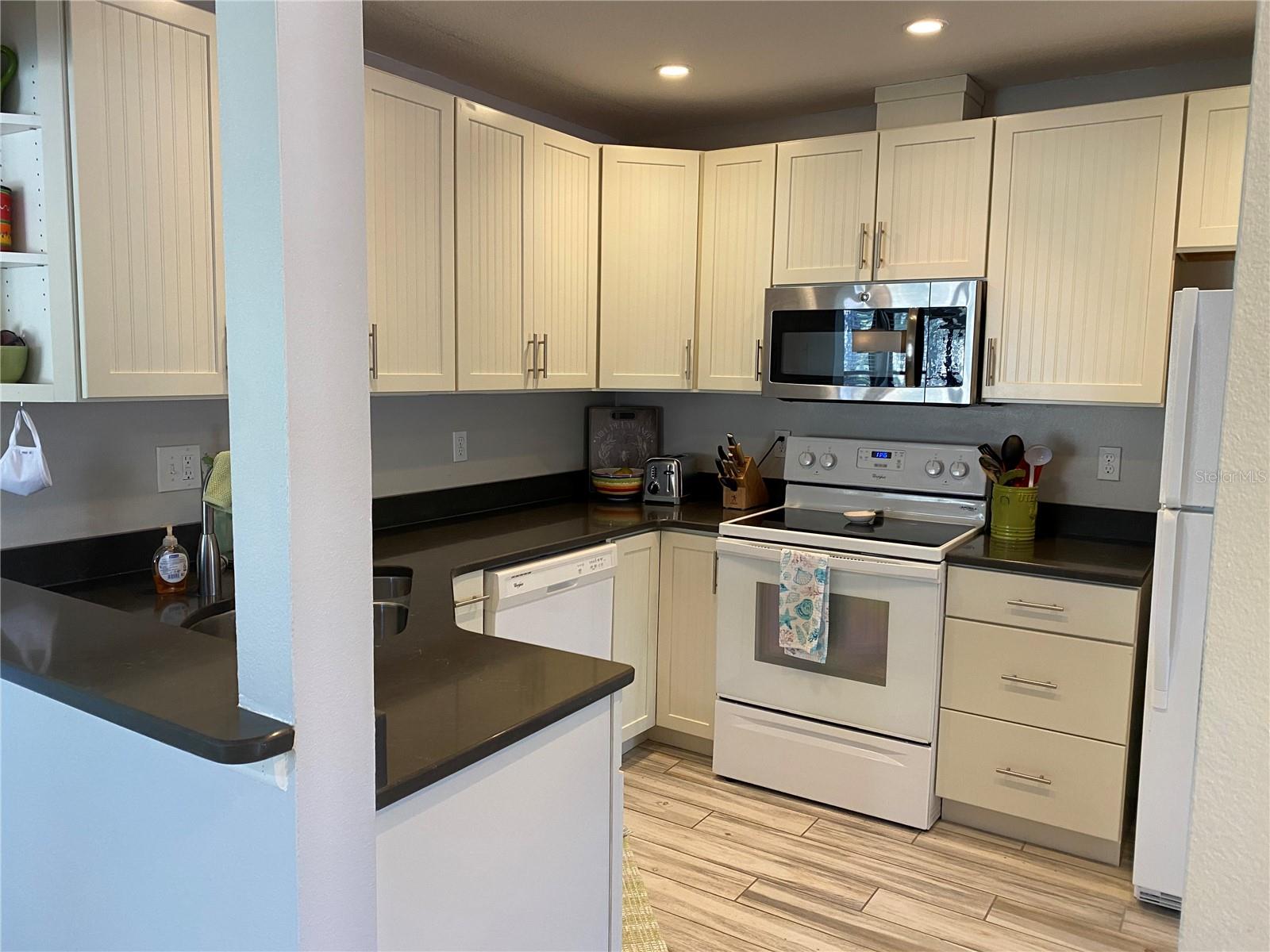 AVISTA OF PALM-AIRE SEC 1 - Residential Lease