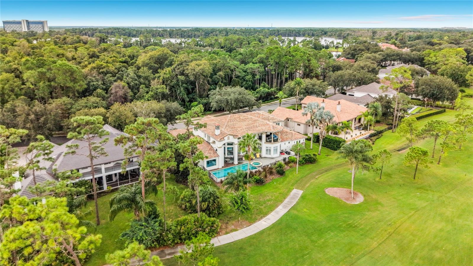 Casas a venda 3 - Jen Dantas 9563 BLANDFORD ROAD