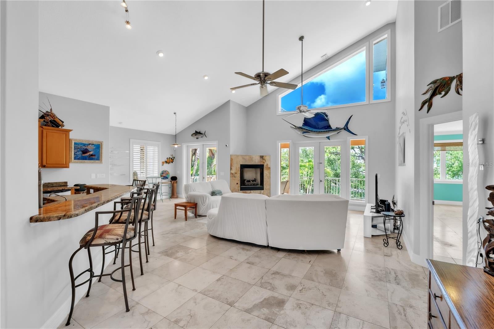 1508 BOWLEES COVE