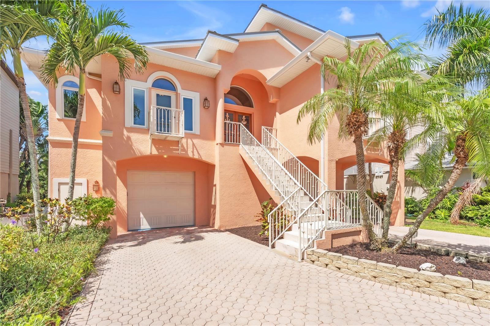 1508 BOWLEES COVE