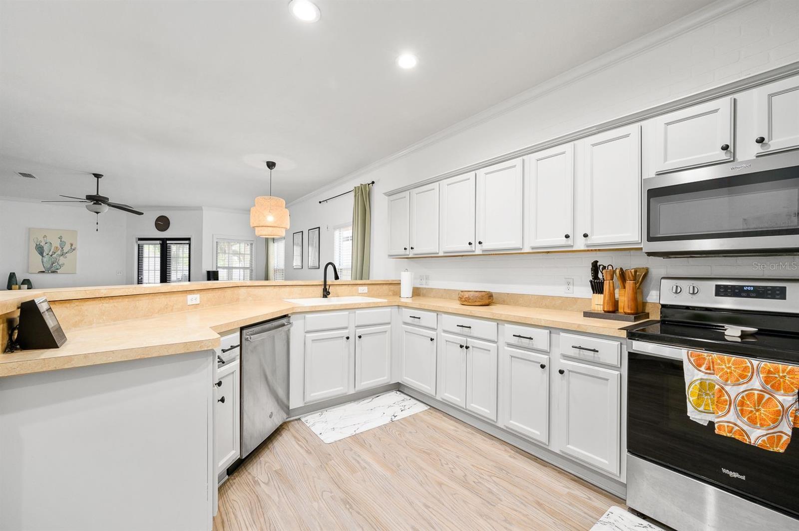 SOUTH POINTE PH 1 UNIT 5-B - Residential Lease