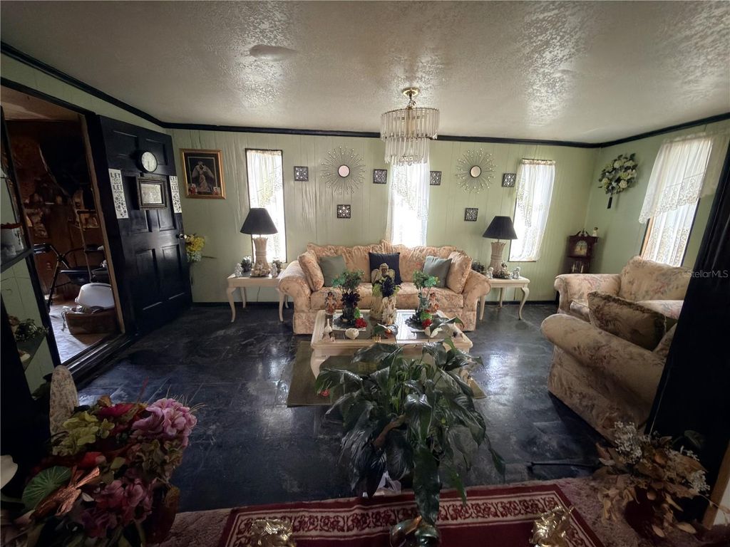 Photo of 911 W 5th Street, Lakeland, FL 33805 (MLS # L4961221)