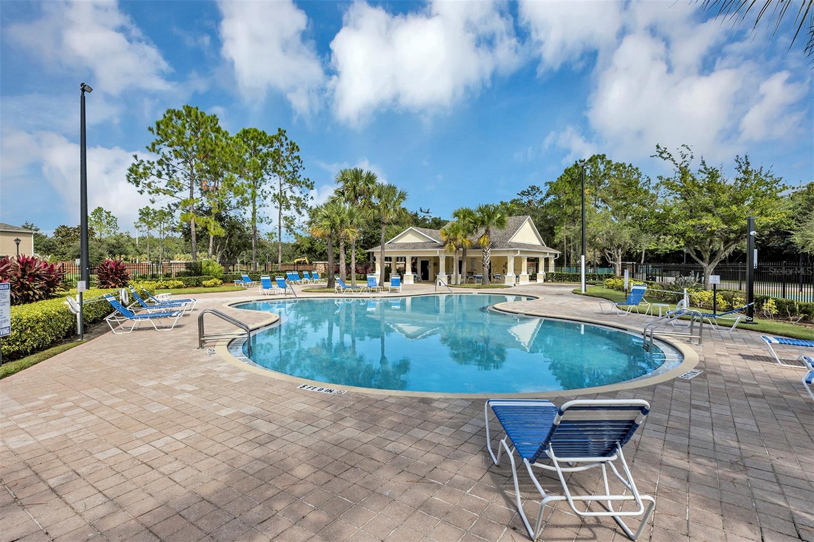 VILLAS/TUCKER OAKS - Residential