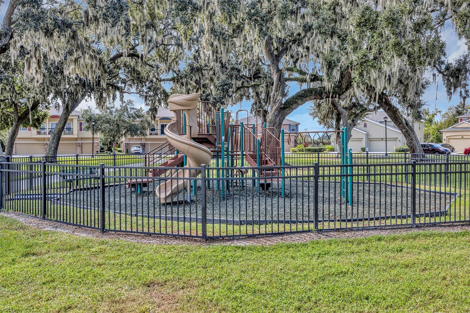 VILLAS/TUCKER OAKS - Residential