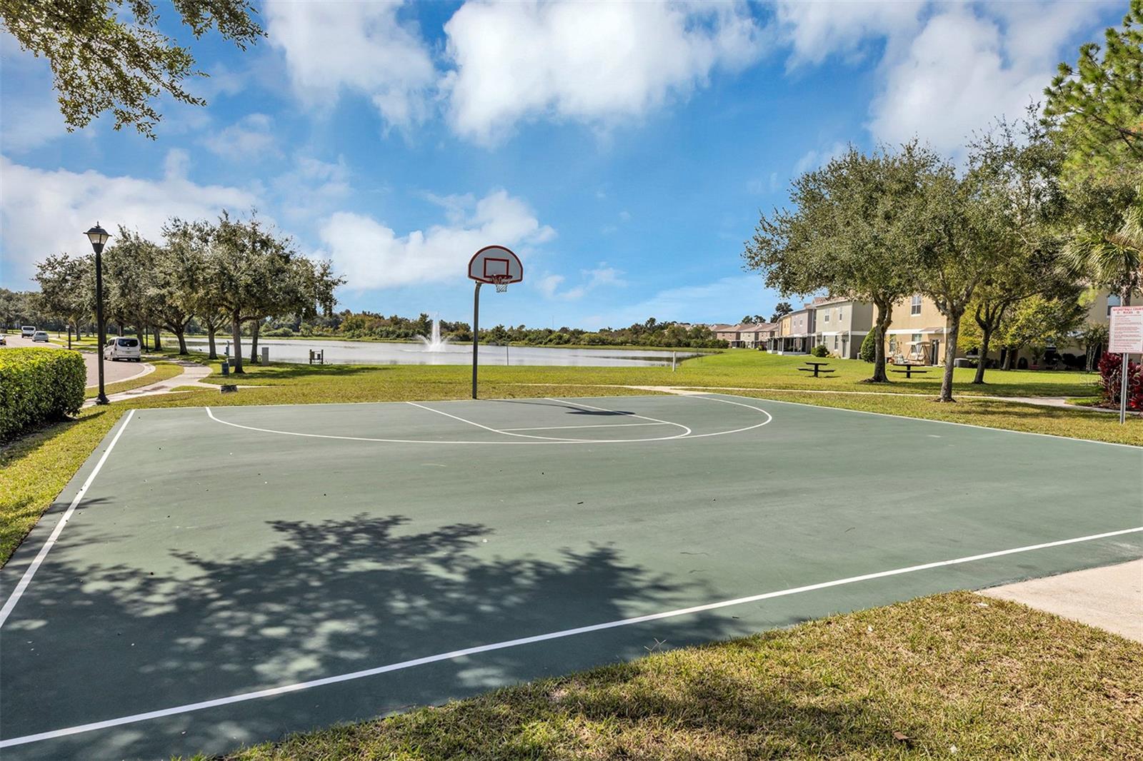 VILLAS/TUCKER OAKS - Residential