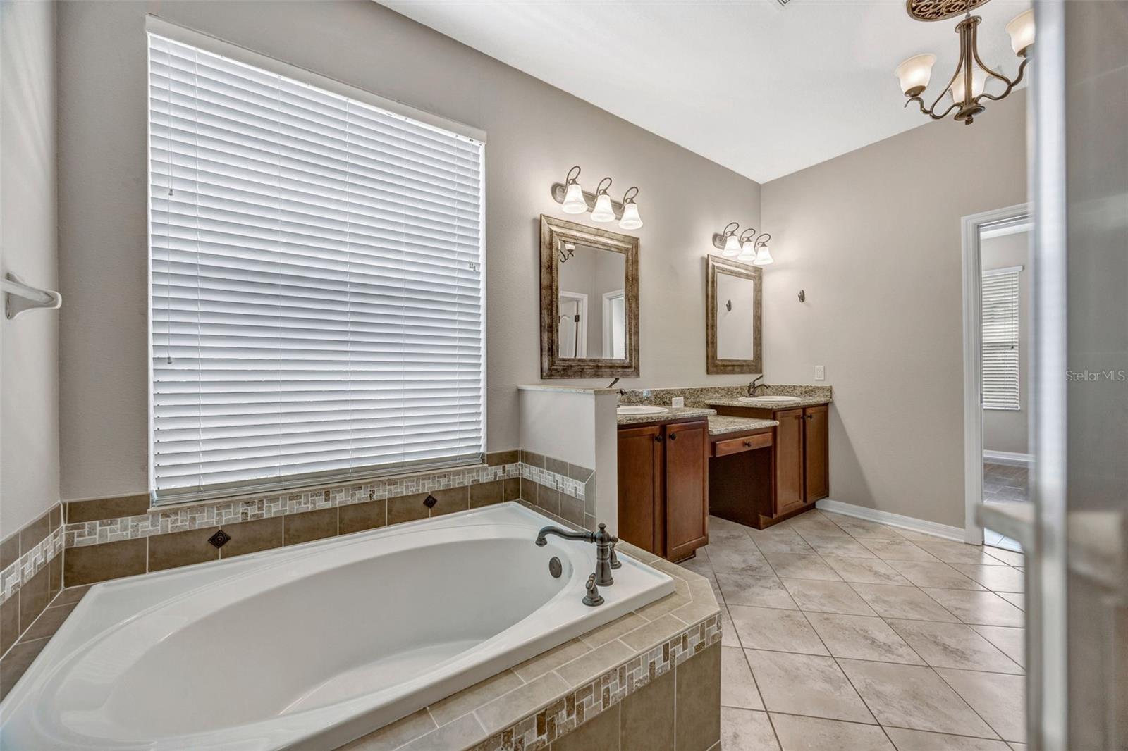 COUNTRY WALK INCREMENT F - - Residential