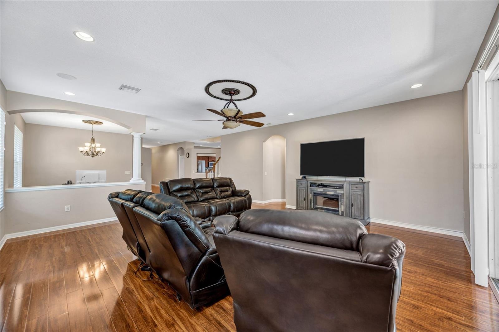 COUNTRY WALK INCREMENT F - - Residential