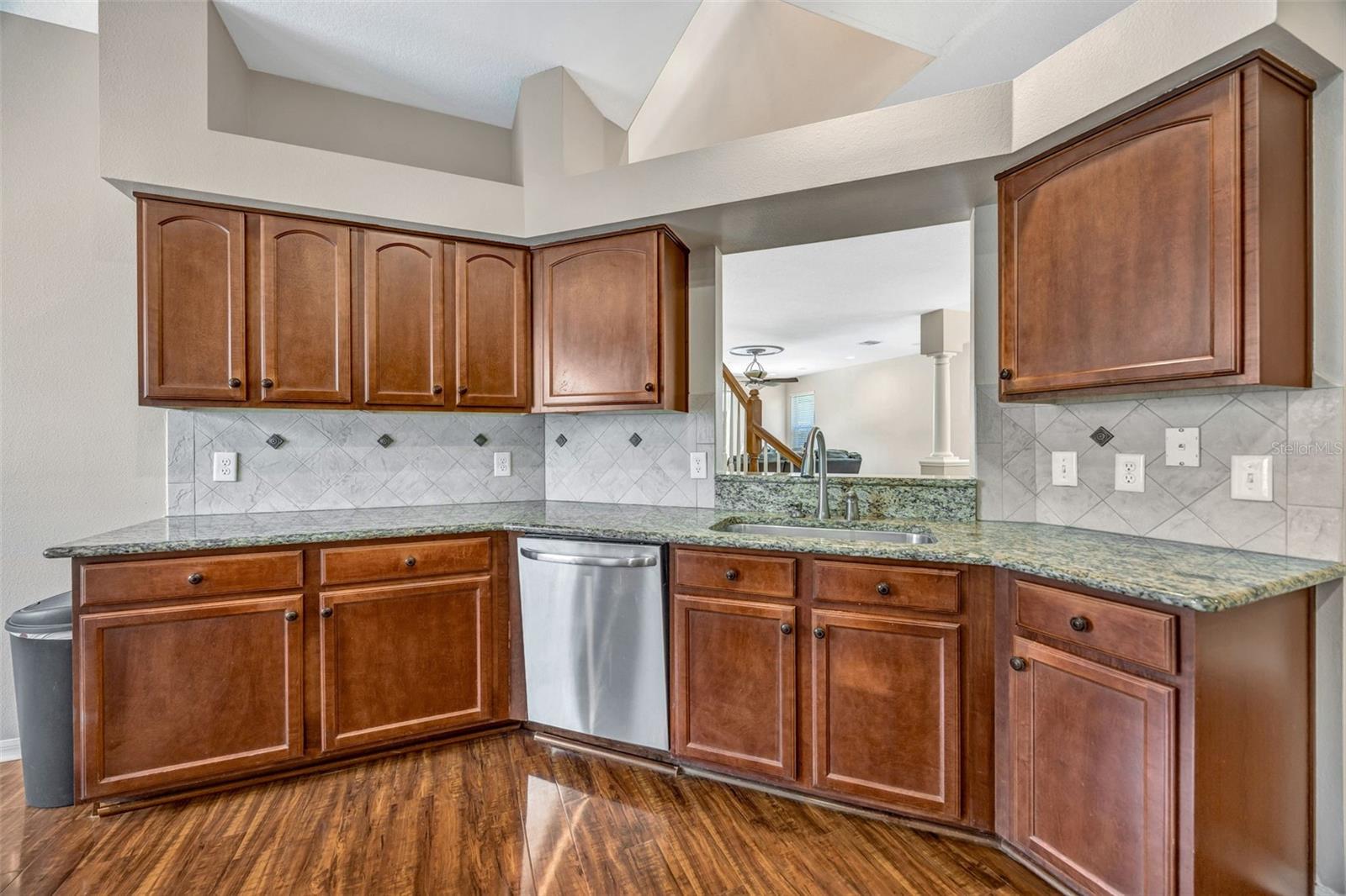 COUNTRY WALK INCREMENT F - - Residential