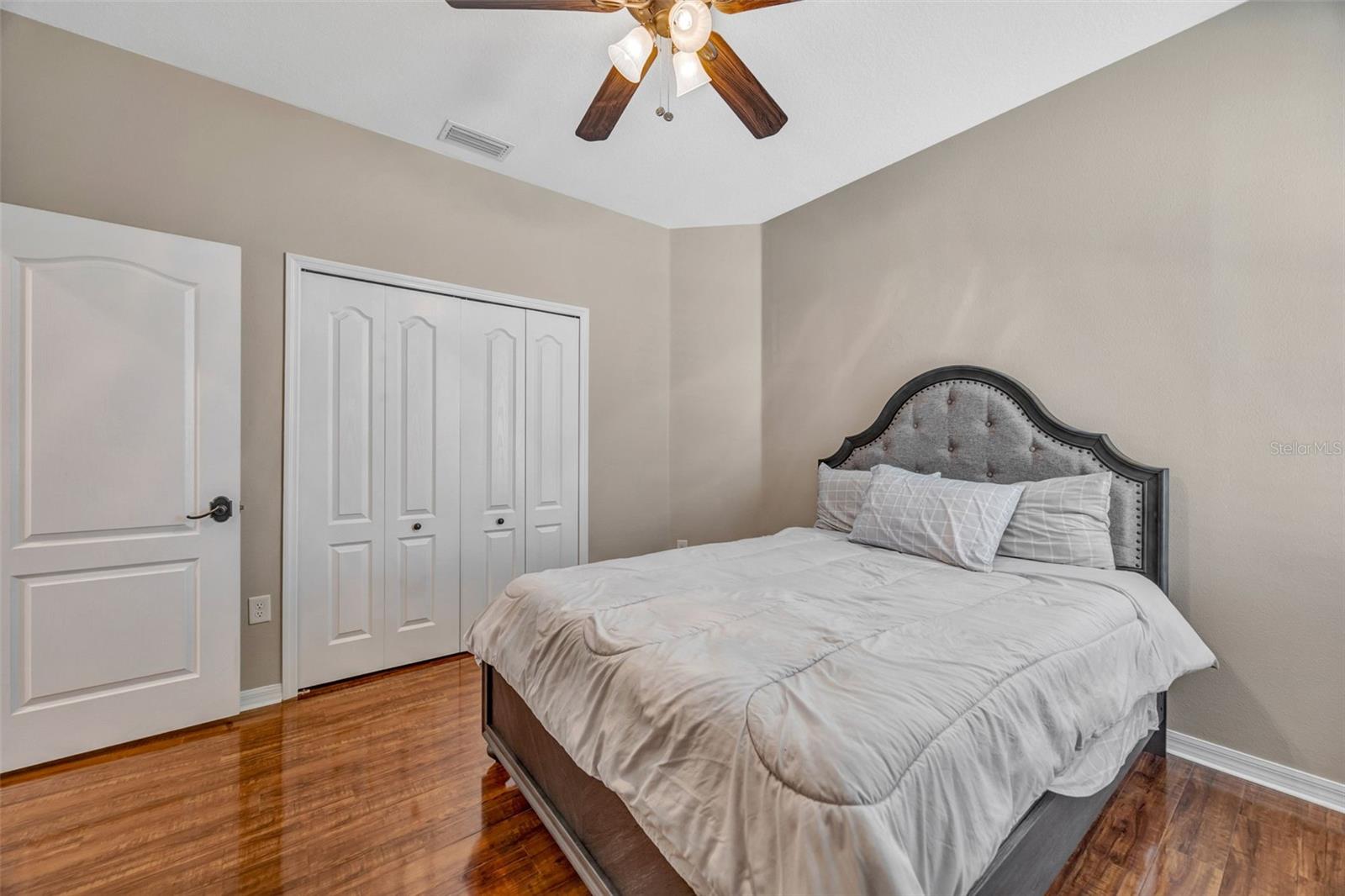 COUNTRY WALK INCREMENT F - - Residential