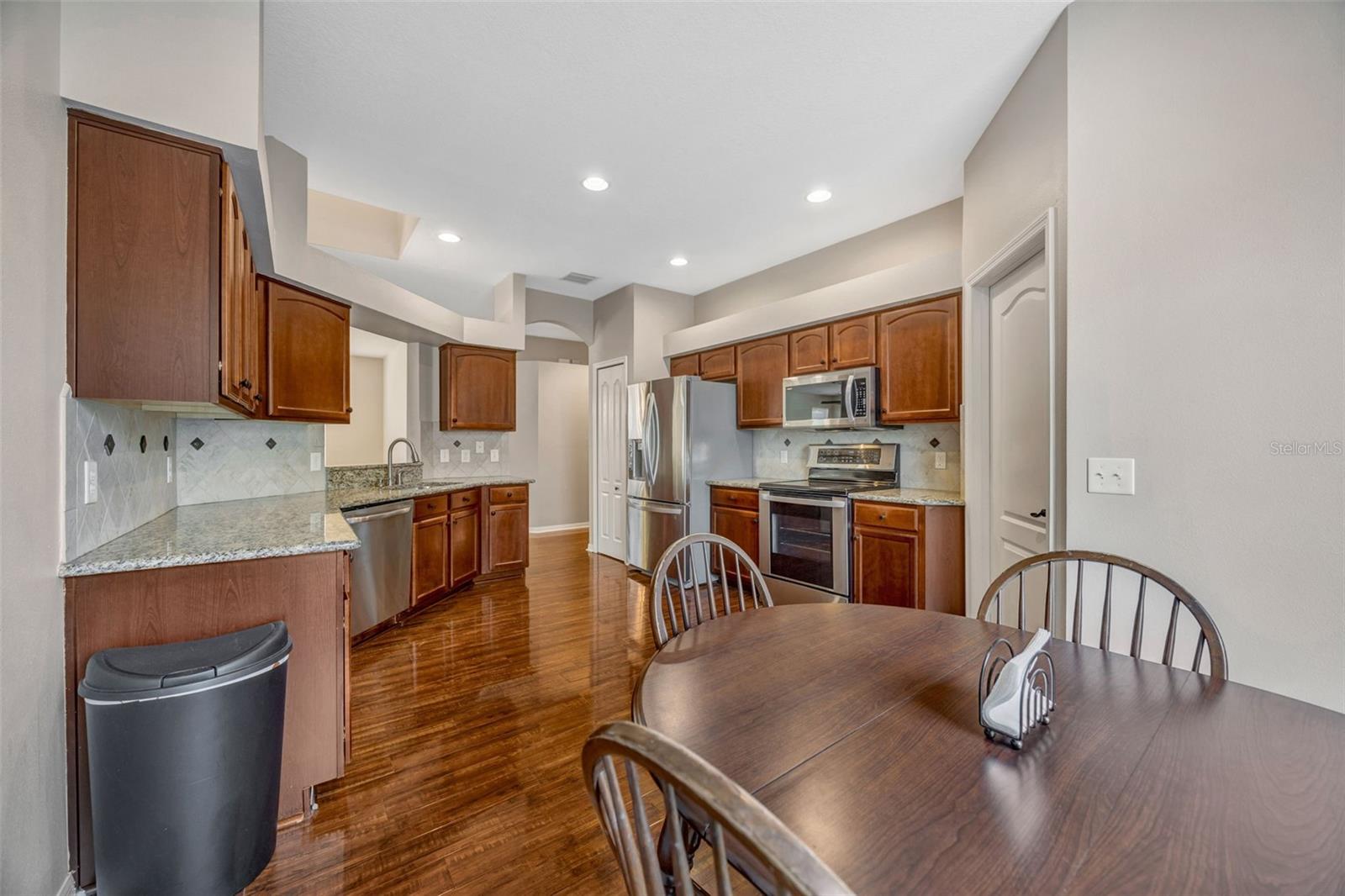 COUNTRY WALK INCREMENT F - - Residential