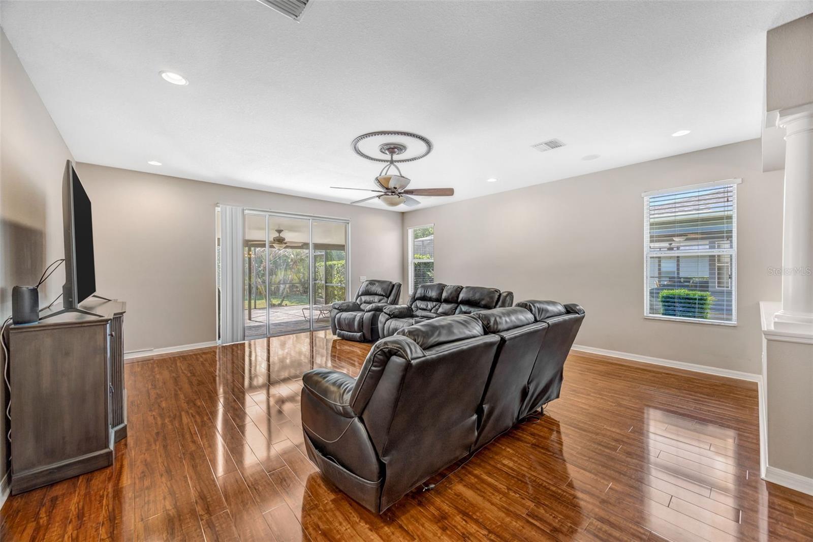 COUNTRY WALK INCREMENT F - - Residential