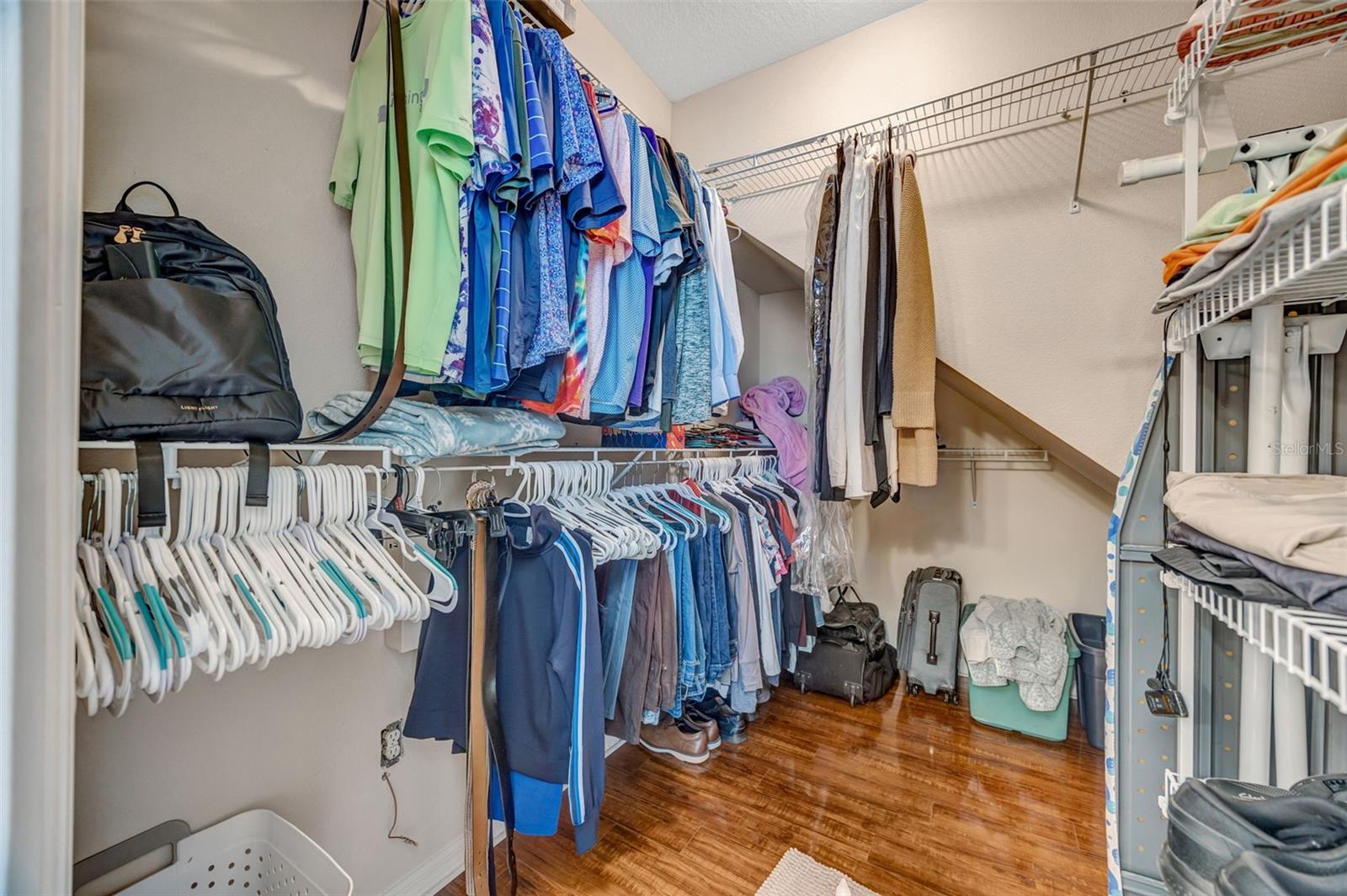 COUNTRY WALK INCREMENT F - - Residential