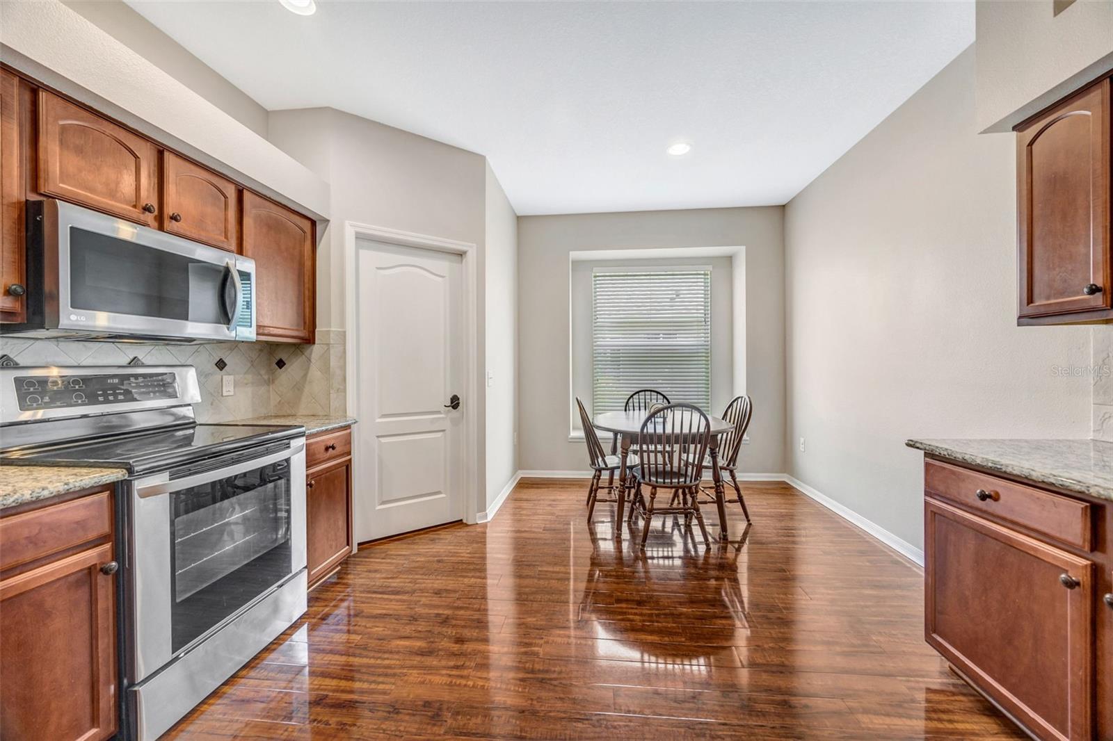 COUNTRY WALK INCREMENT F - - Residential