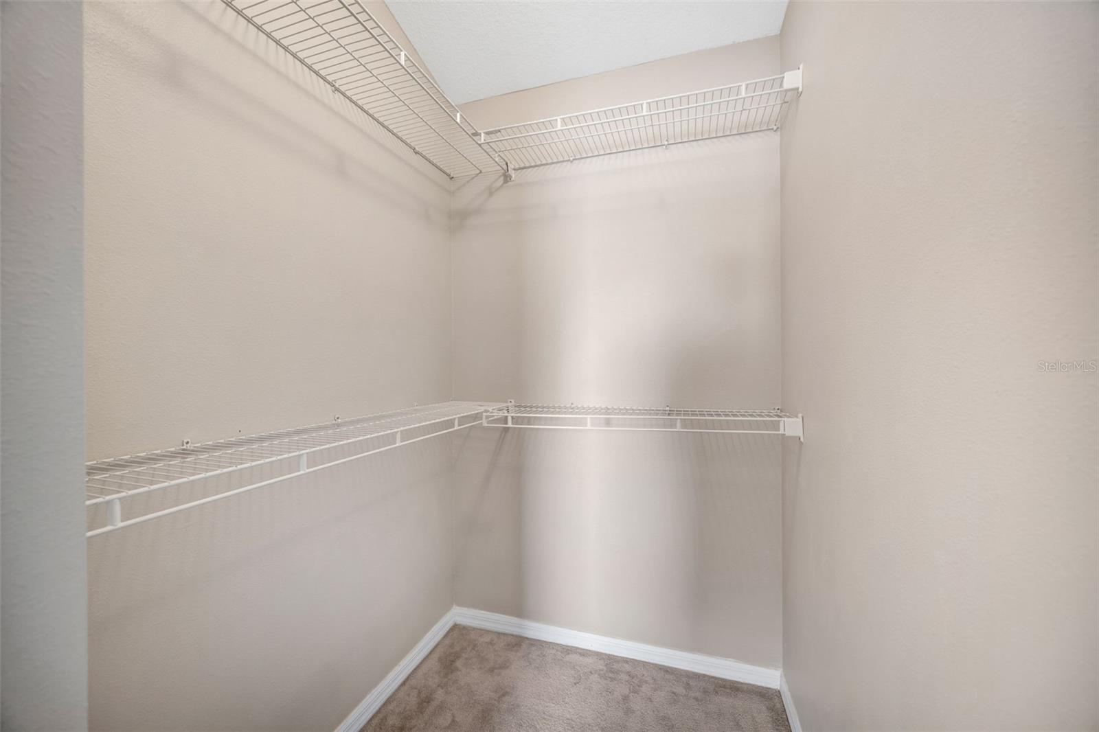 COUNTRY WALK INCREMENT F - - Residential