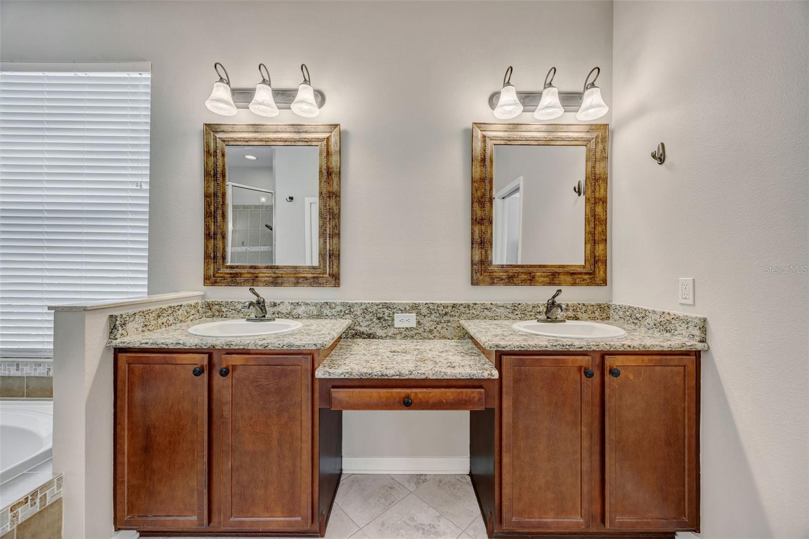 COUNTRY WALK INCREMENT F - - Residential