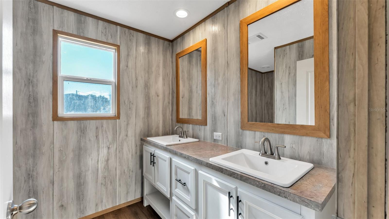 W F HALLAM & COS FARMING & TRUCKING LANDS - Residential