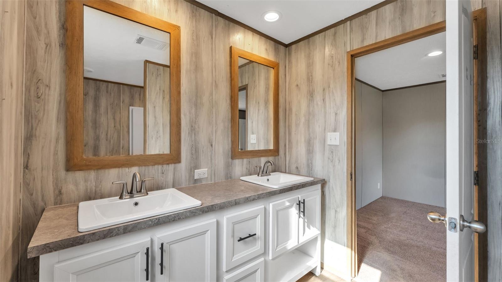 W F HALLAM & COS FARMING & TRUCKING LANDS - Residential