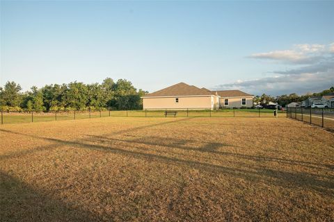 A home in LAKELAND