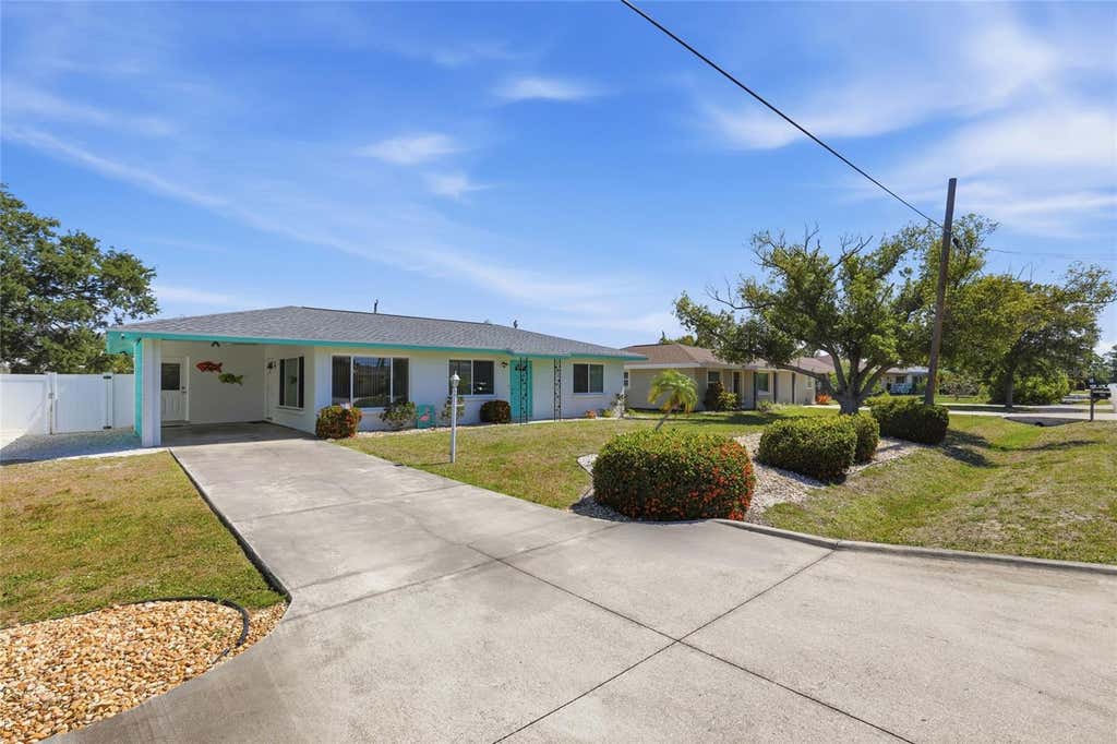 Photo of 2101 Jo An Drive, Sarasota, FL 34231 (MLS # A4701203)
