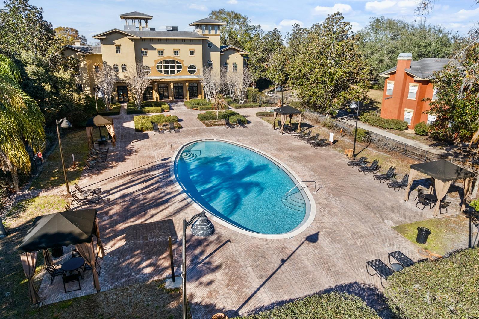 NOTTING HILL A CONDO - Residential