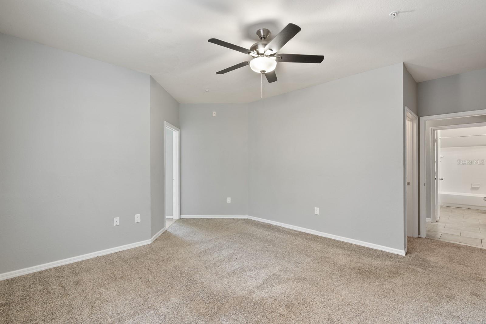 NOTTING HILL A CONDO - Residential