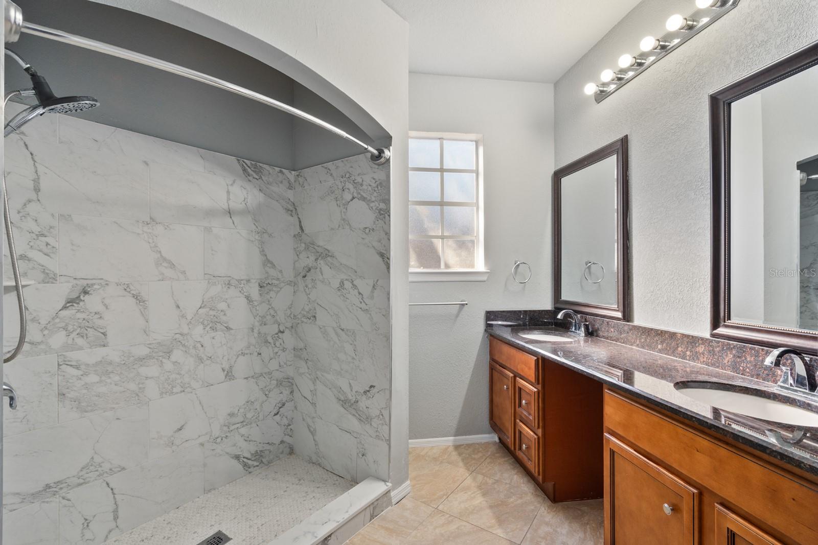 NOTTING HILL A CONDO - Residential