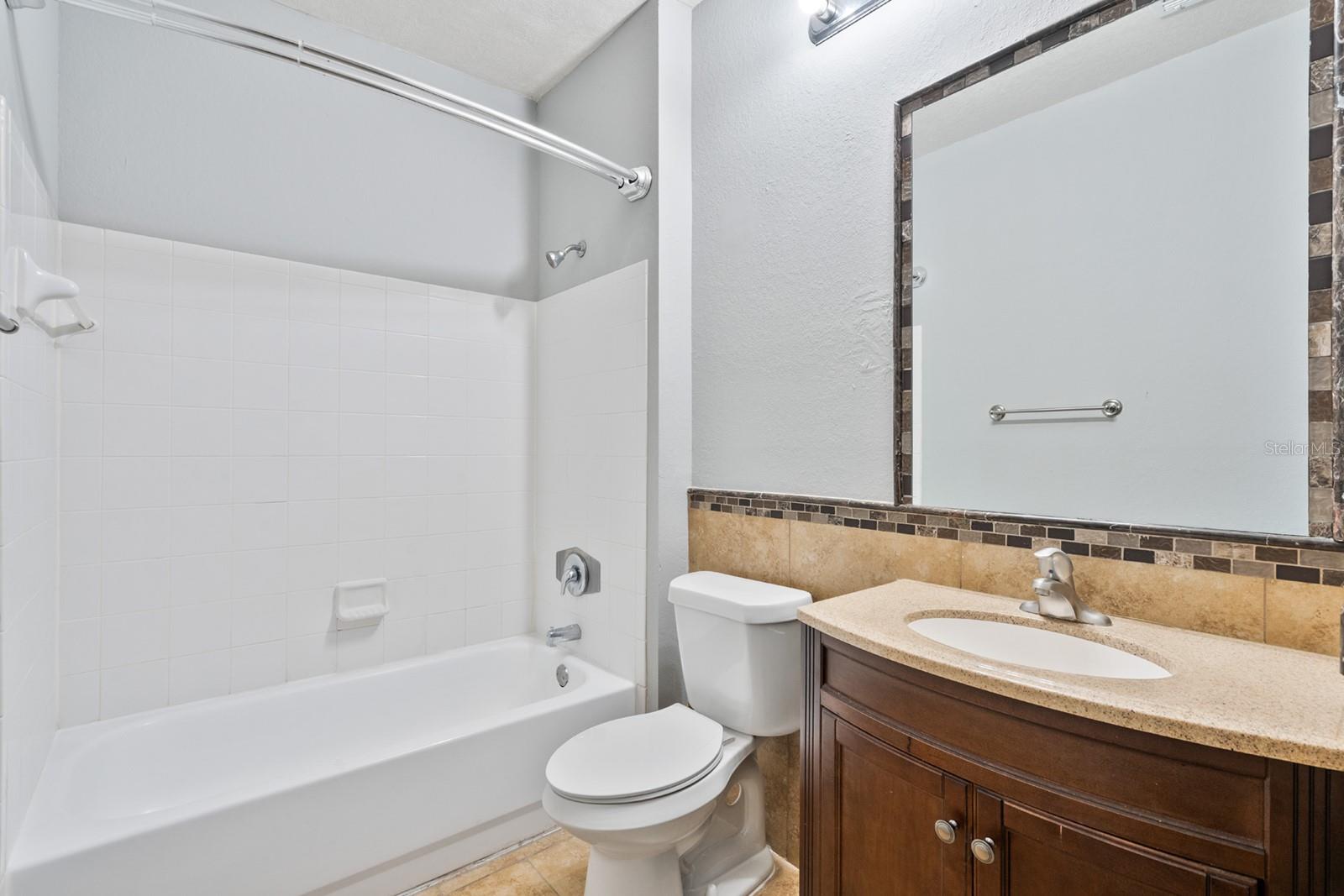 NOTTING HILL A CONDO - Residential