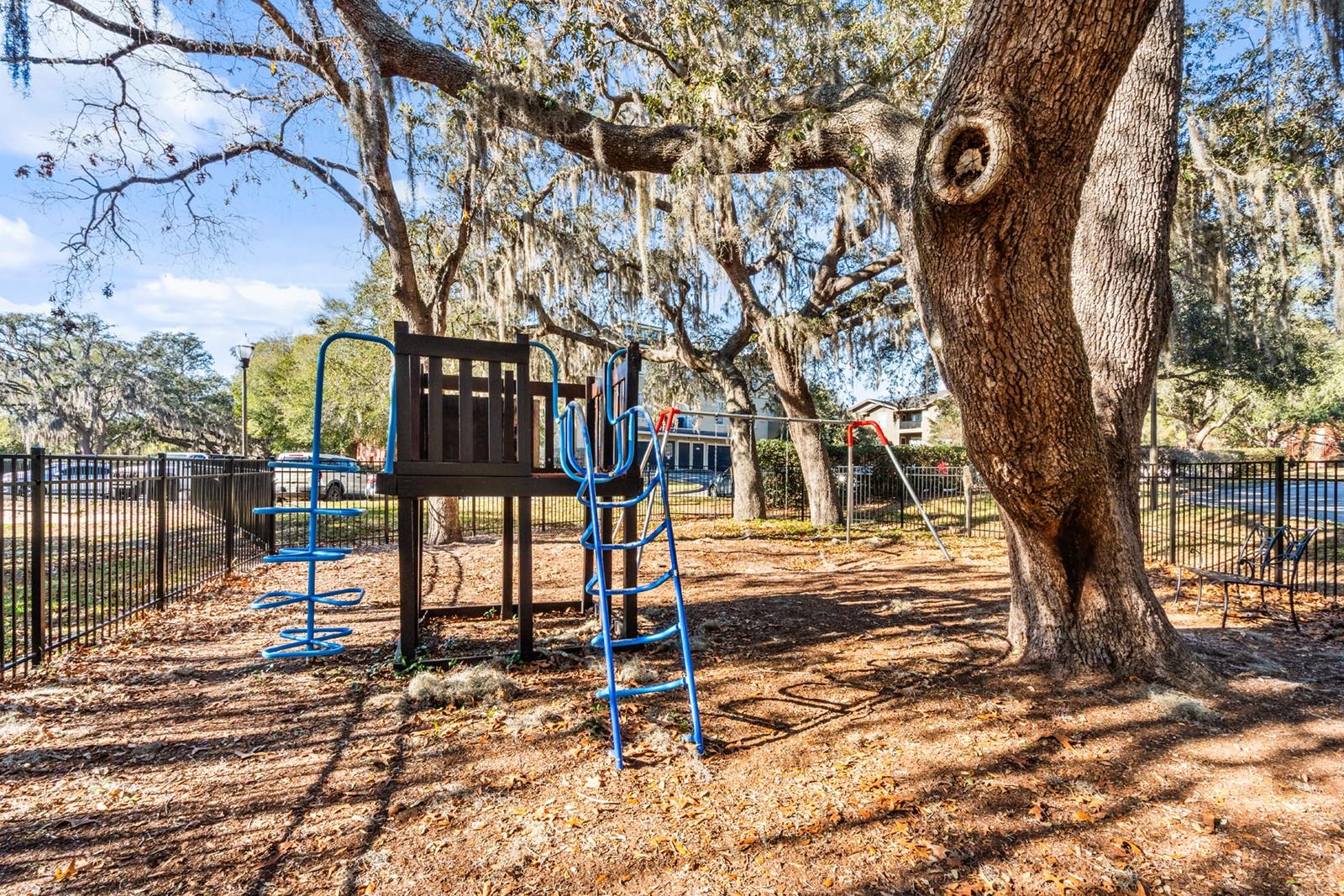 NOTTING HILL A CONDO - Residential