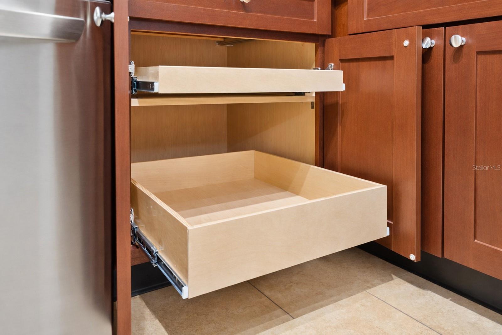 NOTTING HILL A CONDO - Residential