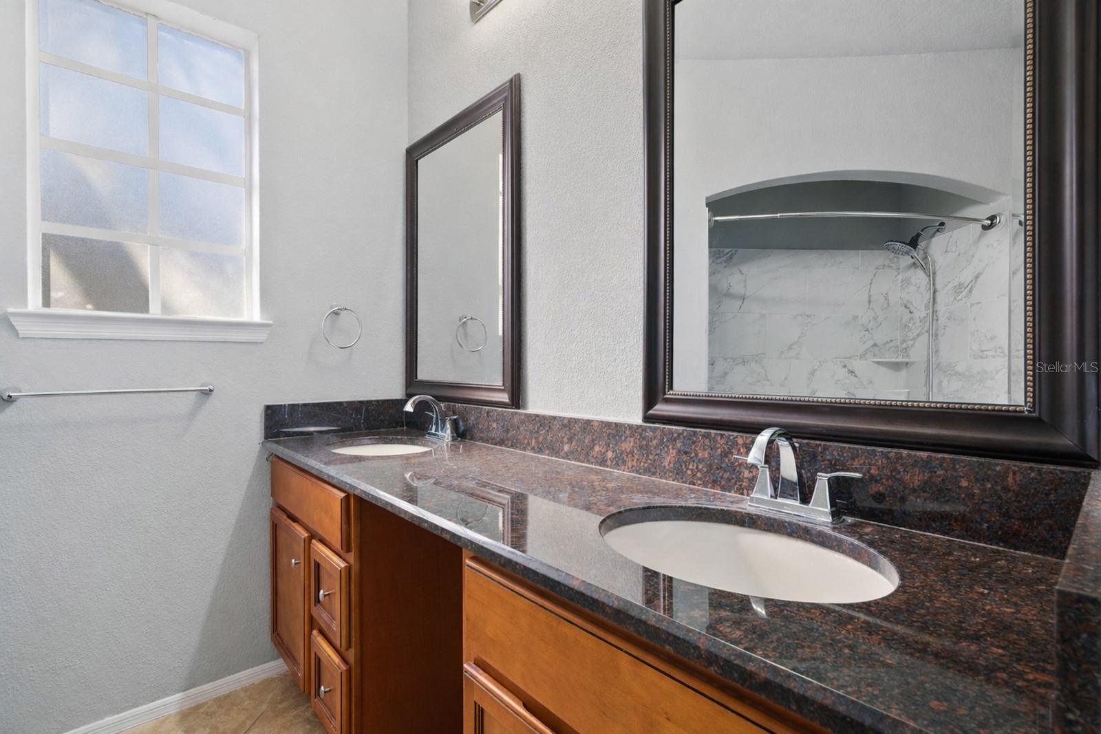 NOTTING HILL A CONDO - Residential