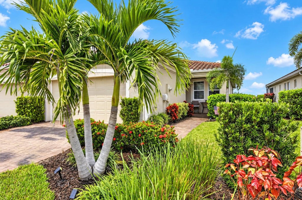 Photo of 11598 Alessandro Lane, Venice, FL 34293 (MLS # N6146056)