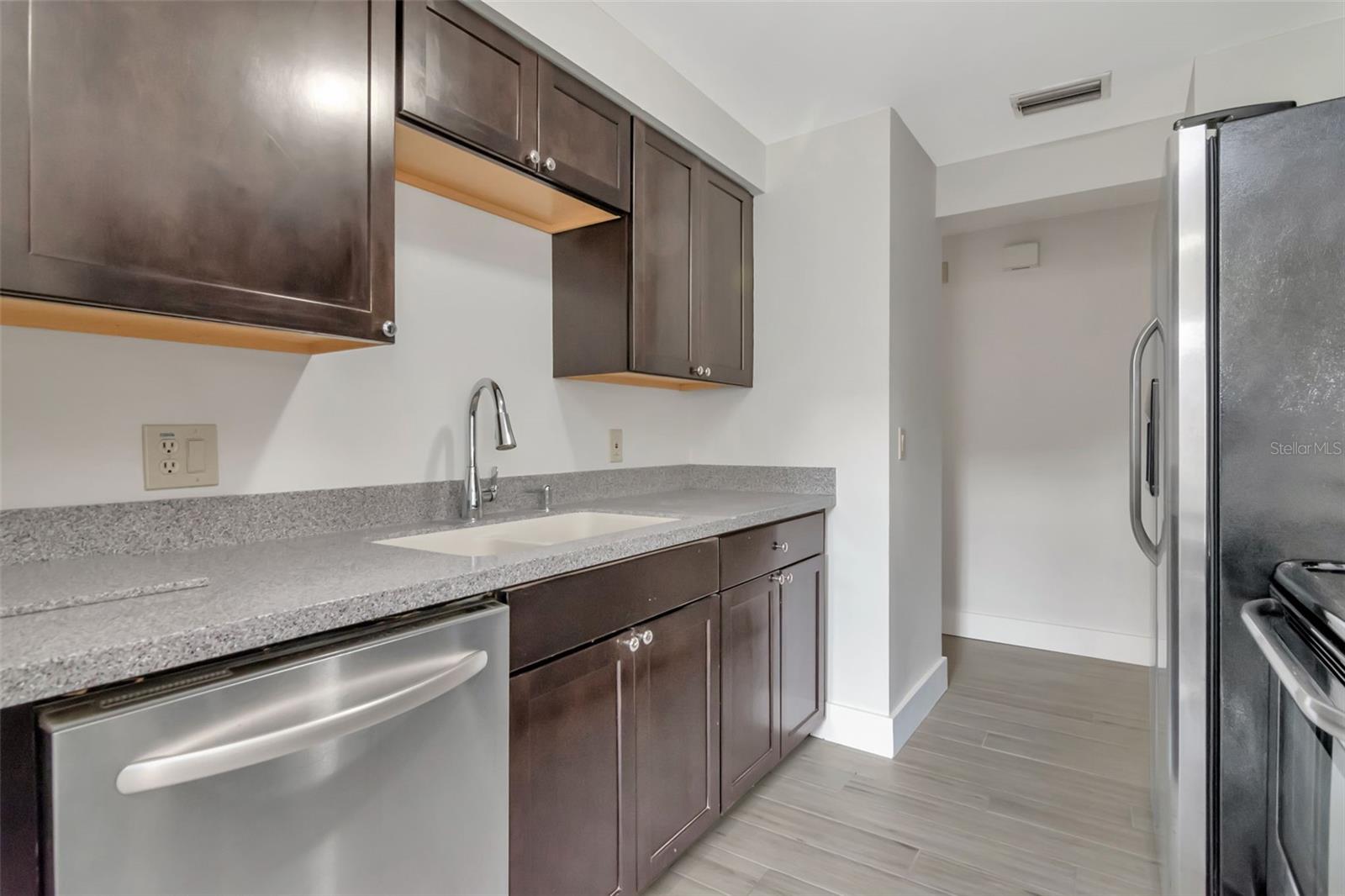 ROSLYN HEIGHTS - Residential Lease