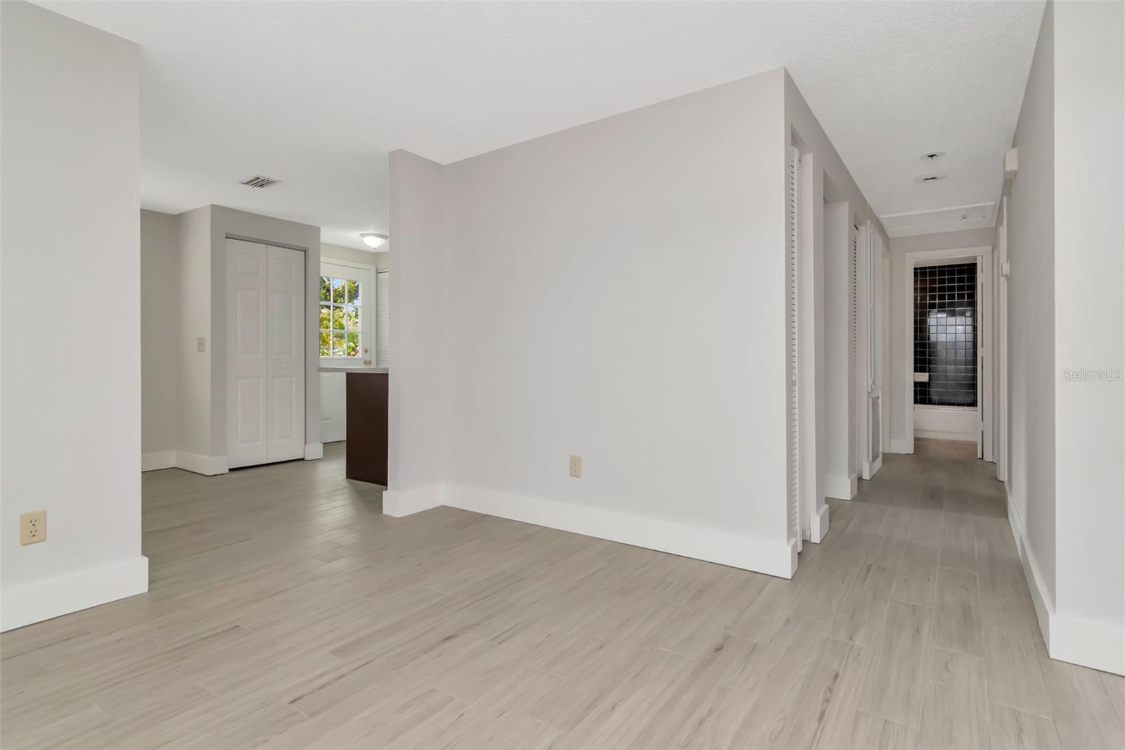 ROSLYN HEIGHTS - Residential Lease