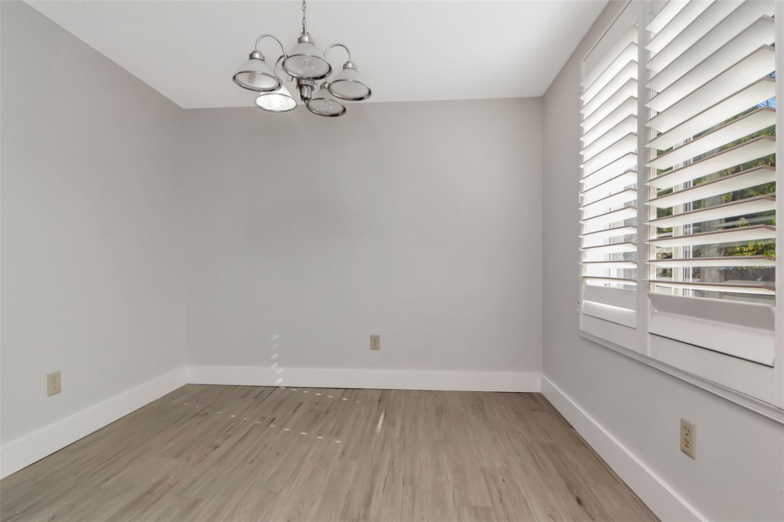 ROSLYN HEIGHTS - Residential Lease